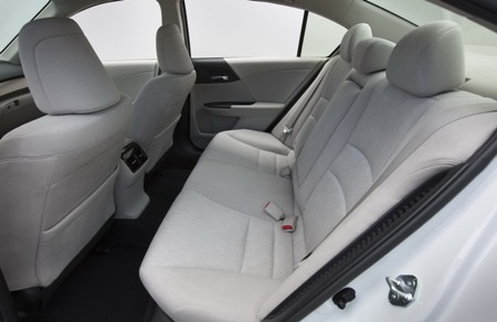 Giá xe Honda Accord 2013 tất cả các phiên bản hiện chưa được công bố.